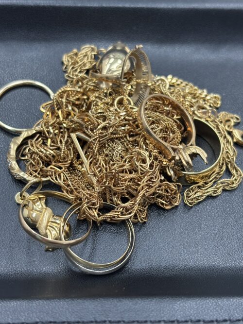 藤枝市で【金・インゴット、貴金属、アクセサリー】の買取なら買取おりづる藤枝駅前店にお任せください！