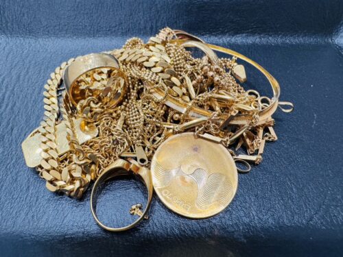 藤枝市で【金・インゴット、貴金属、アクセサリー】の買取なら買取おりづる藤枝駅前店にお任せください！