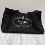 プラダ　カナパトートバック