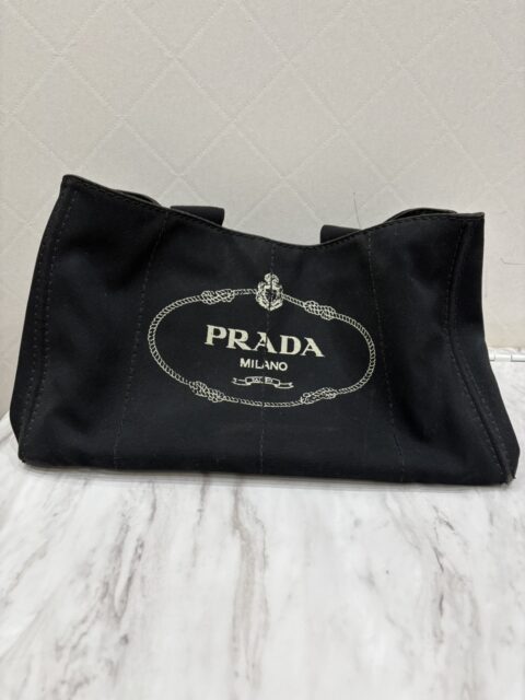 プラダ　カナパトートバック