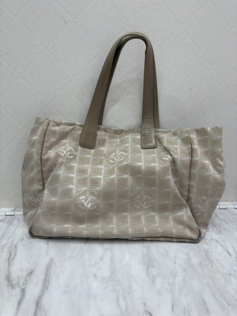 シャネル ニュートラベルライントートバック