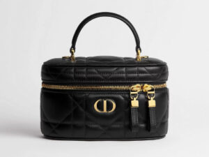 ディオールのバニティバッグ