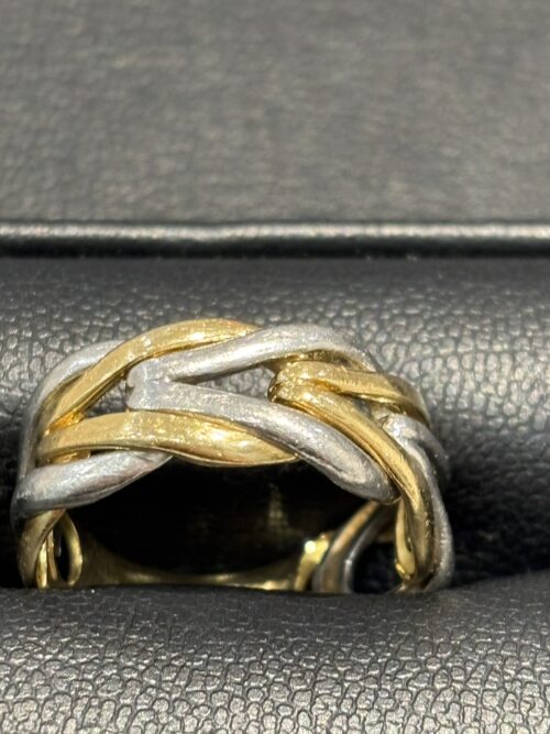 静岡市で【金・インゴット、プラチナ、貴金属、アクセサリー】の買取なら買取おりづる静岡ドン・キホーテパウSBS通り店にお任せください！