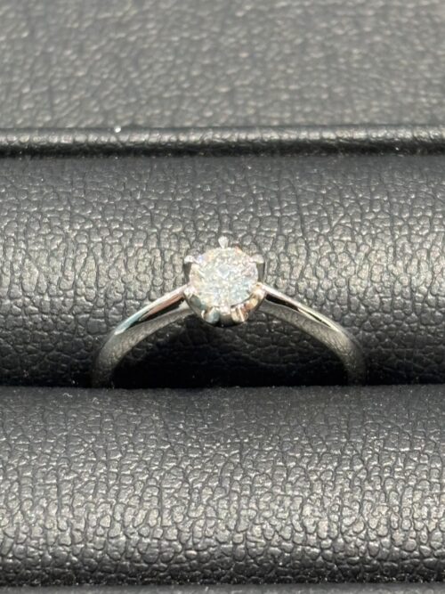 藤枝市で【プラチナ・金・インゴット・貴金属・アクセサリー】の買取なら買取おりづる藤枝駅前店にお任せください！