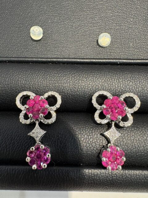 K18　ホワイトゴールド　ピアス