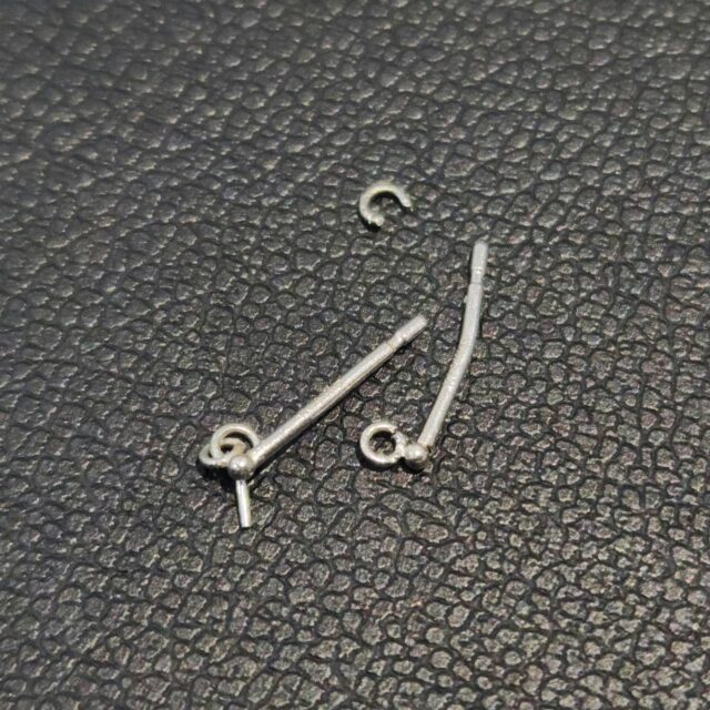 K18WG/18金ホワイトゴールド　破片/ピアスのかけら