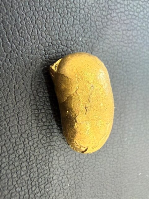 K22　鋳造金　スクラップ品　金塊　刻印無し　地金　溶かした金