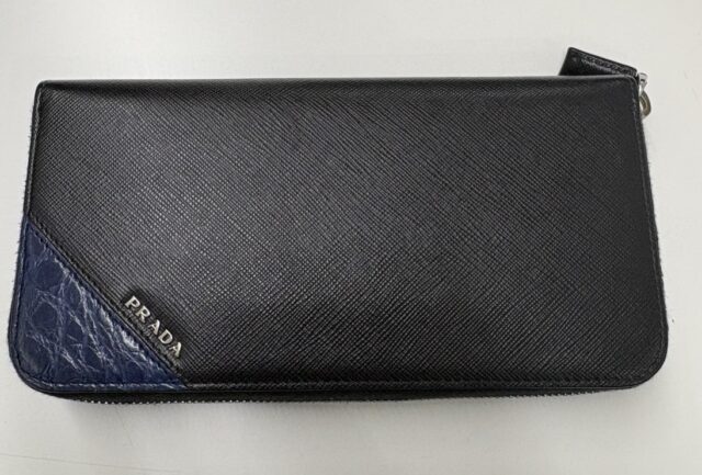 PRADA プラダ レザー ラウンドファスナー 長財布 付属品有