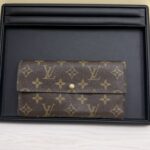 LV ルイ・ヴィトン モノグラム ポルトフォイユ・サラ M60531